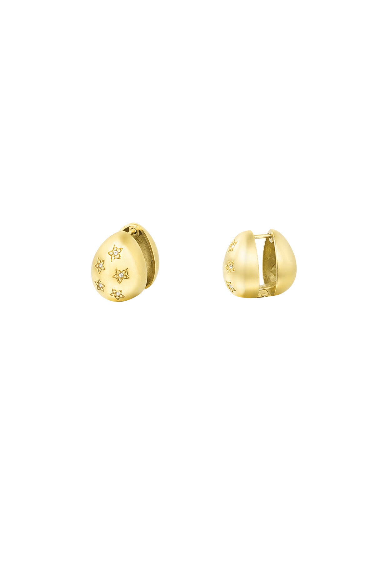 Stijlvolle gouden oorbellen van Louxx the brand, genaamd Oorbellen | Star, met een stervormig patroon en een elegante afgeronde vorm.