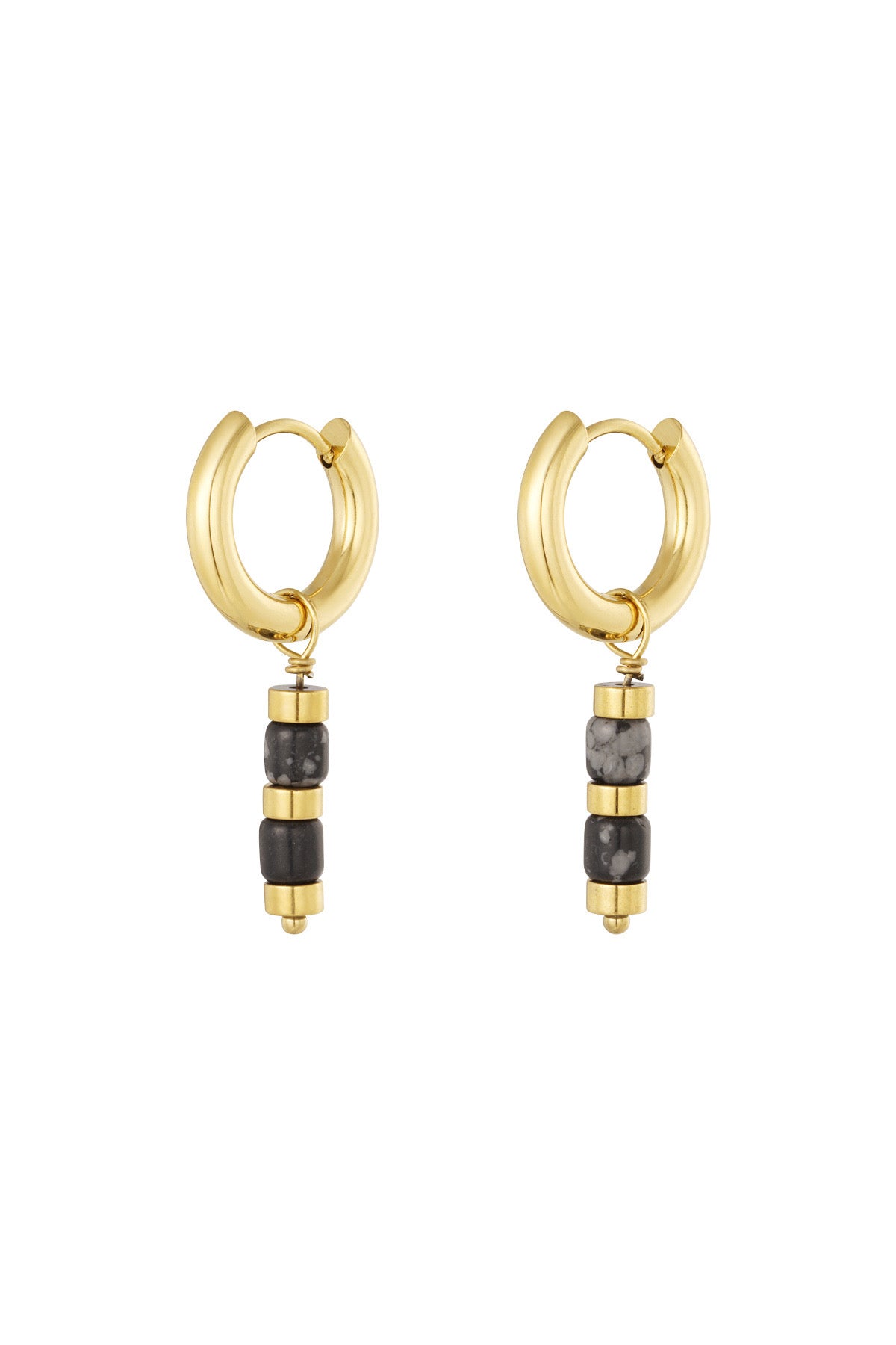 Elegante gouden oorbellen met kraaltjes van Louxx the brand, perfect voor elke gelegenheid. Oorbellen | Kraaltjes brengen een stijlvolle touch aan je outfit.