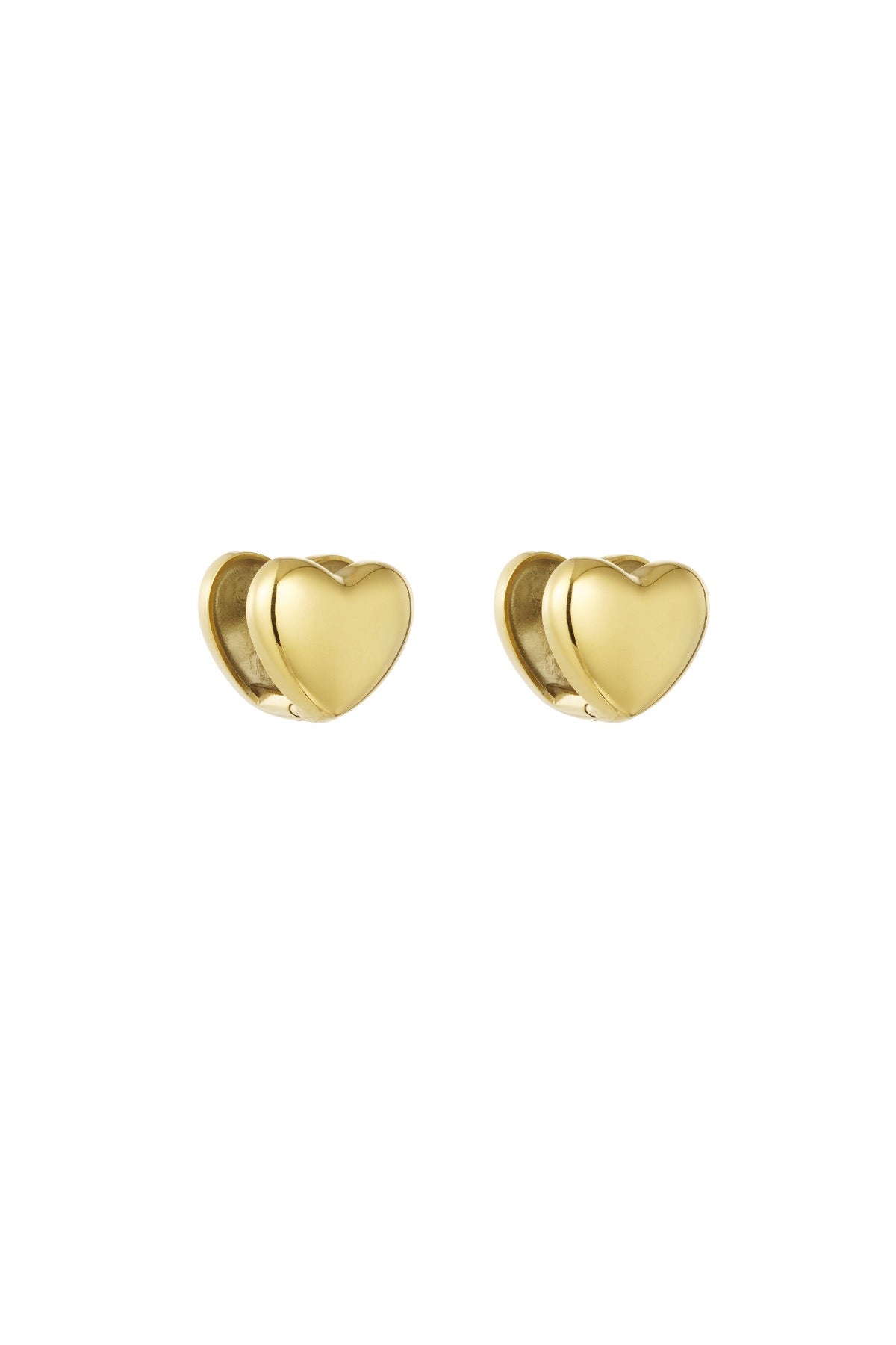 Stijlvolle gouden hart oorbellen van Louxx the brand, eenvoudig en elegant ontwerp.
