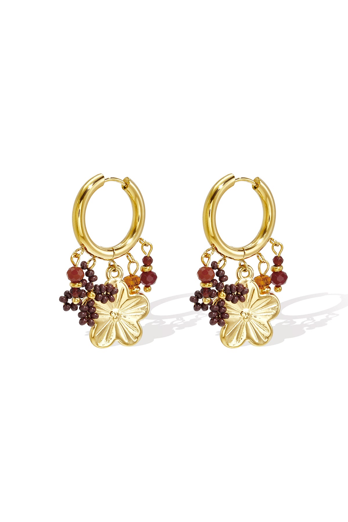 Oorringen met bloem en bruine details in donkerbruin, paar oorbellen van Louxx