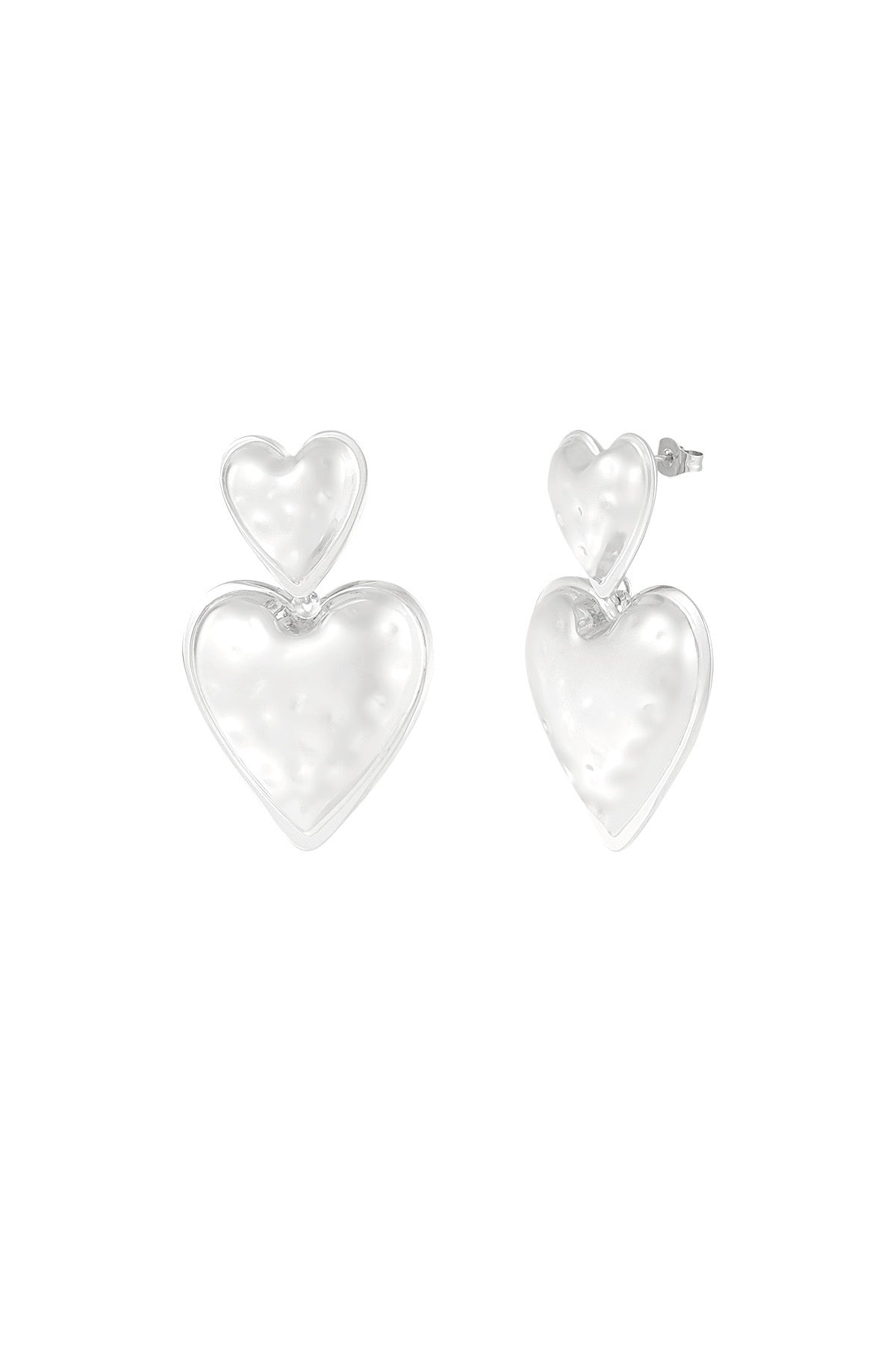 Oorbellen | Hart van Louxx the brand, prachtige zilveren harten in verschillende formaten, trendy accessoires voor elke gelegenheid.