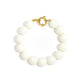 Witte kralenarmband met grote kralen en ronde sluiting